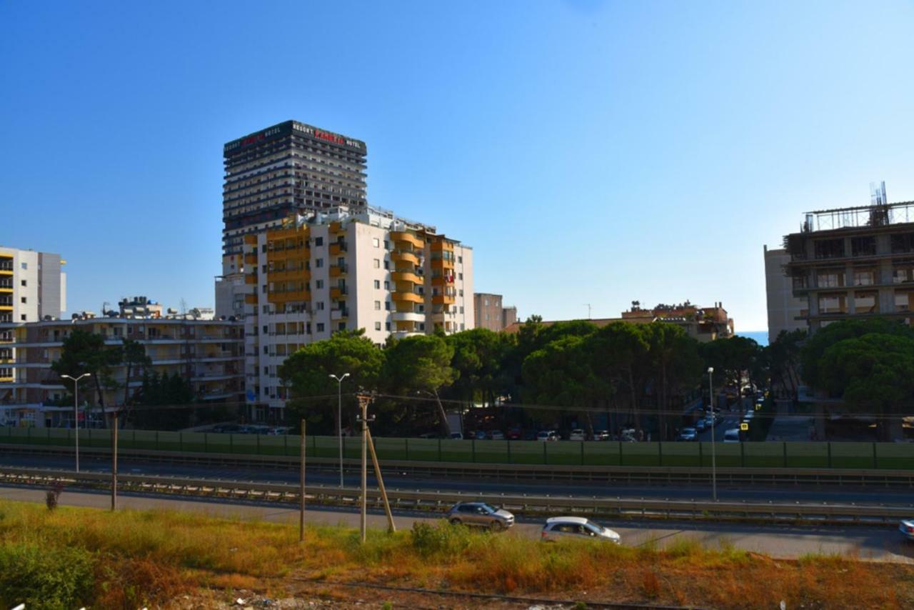 Gzim'S Apartment Durres Exterior photo